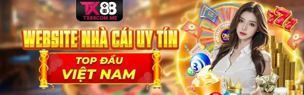 Vận động viên tennis đang giao bóng với logo mana88 chính thức